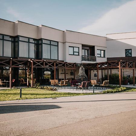 Hotel & Distillery Monogram Gradac  Экстерьер фото