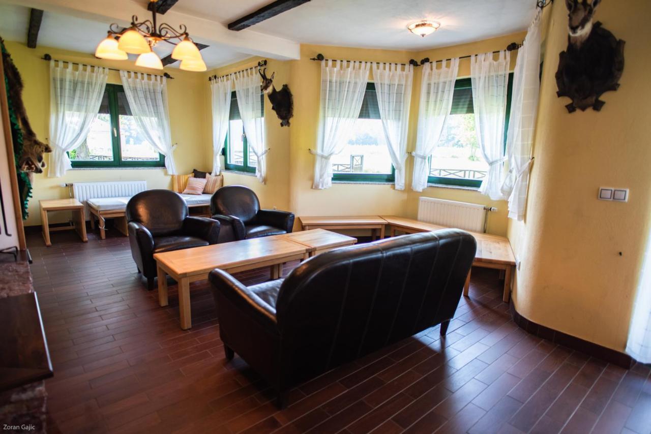Hotel & Distillery Monogram Gradac  Экстерьер фото