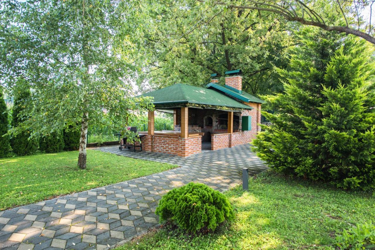 Hotel & Distillery Monogram Gradac  Экстерьер фото