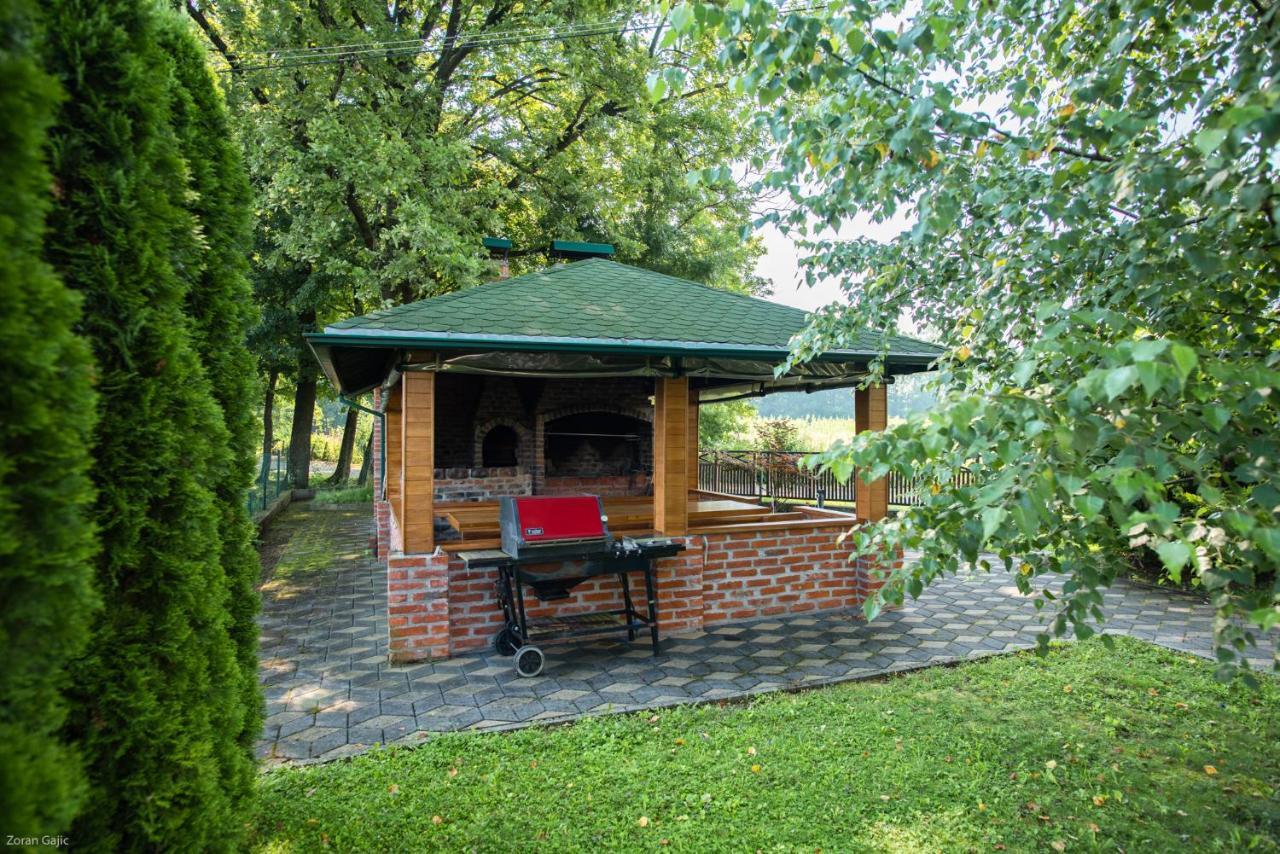 Hotel & Distillery Monogram Gradac  Экстерьер фото